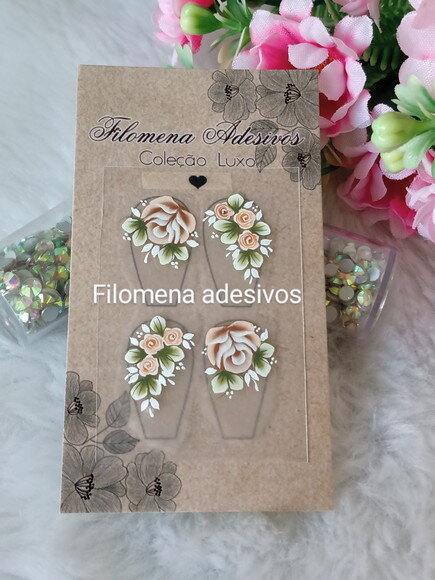 Casadinha de Luxo, Unhas