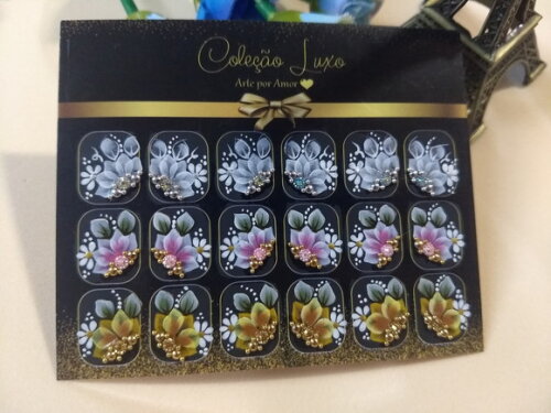 Linha Super Luxo, Unhas