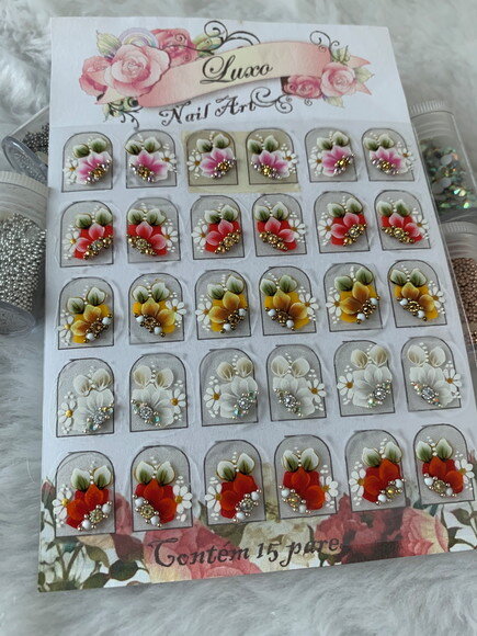 Linha Super Luxo, Unhas