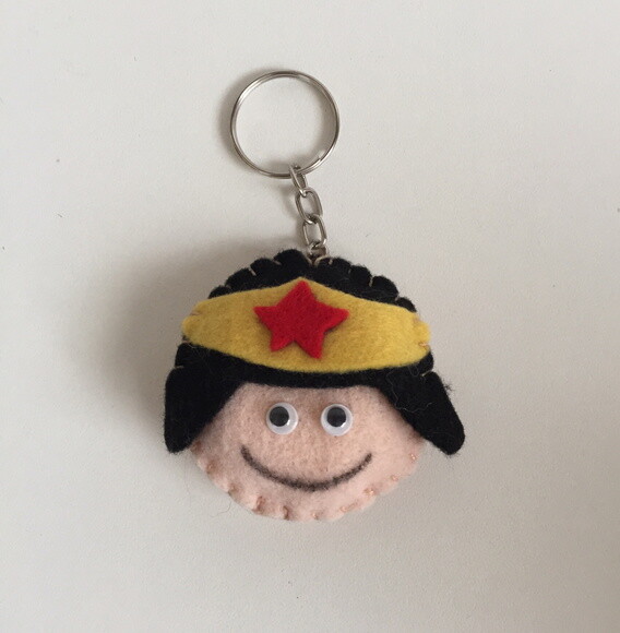 Chaveiro de Feltro - Mulher Maravilha