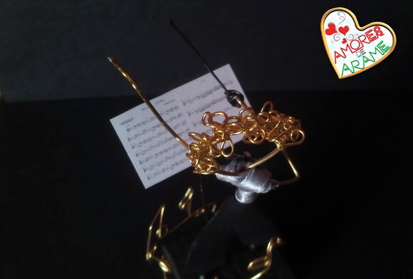 Maestro Escultura em Arame de Alumínio Presente Minimalista