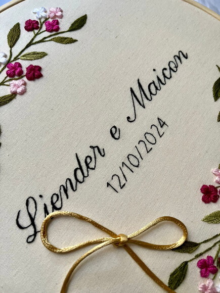 Porta Alianças Bordado à Mão Floral