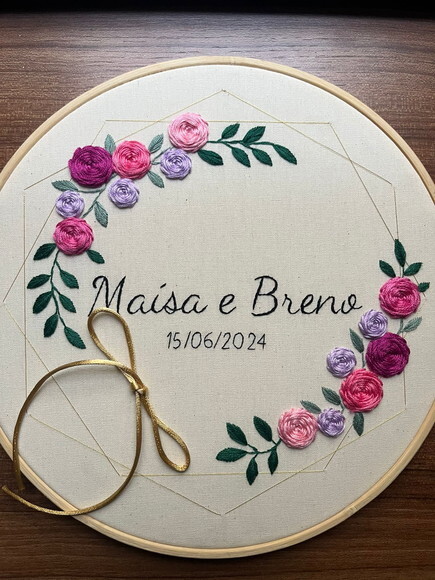 Porta Alianças Bordado à Mão Floral