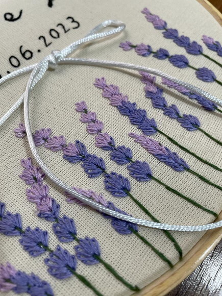 Porta Alianças Bordado à Mão Lavanda