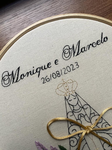 Porta Alianças Bordado à Mão Nossa Senhora Aparecida Lavanda