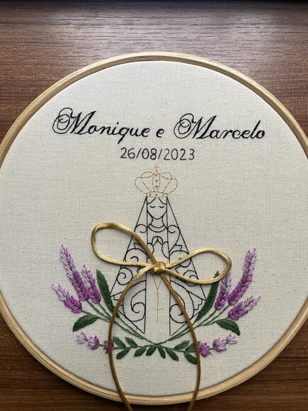 Porta Alianças Bordado à Mão Nossa Senhora Aparecida Lavanda