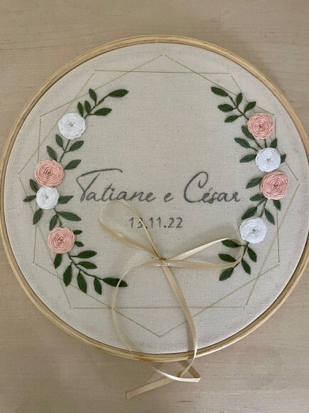 Porta Alianças Bordado à Mão Personalizado