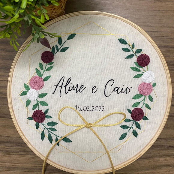 Porta Alianças Bordado à Mão Personalizado