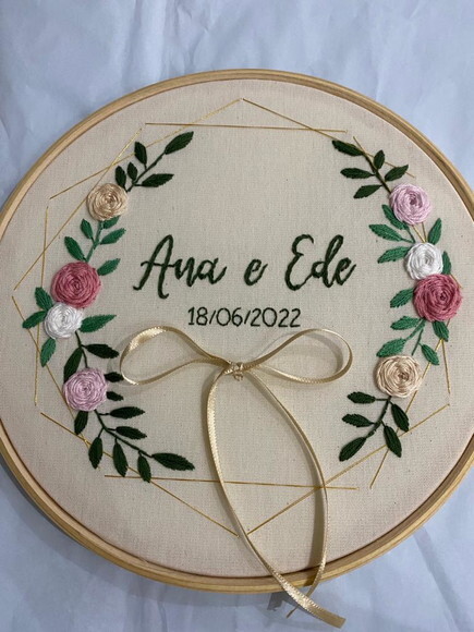 Porta Alianças Bordado à Mão Personalizado