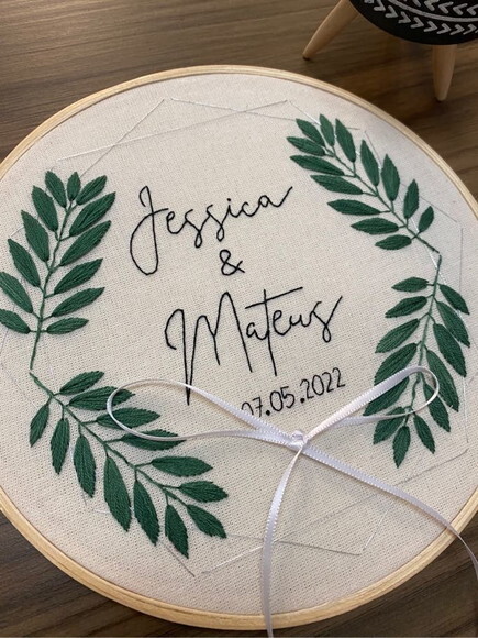 Porta Alianças Bordado à Mão Personalizado