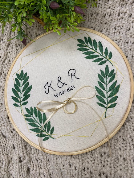 Porta Alianças Bordado à Mão Personalizado