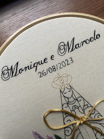Porta Alianças Bordado à Mão Nossa Senhora Aparecida Lavanda