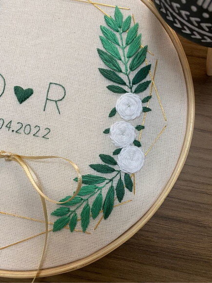 Porta Alianças Bordado à Mão Personalizado