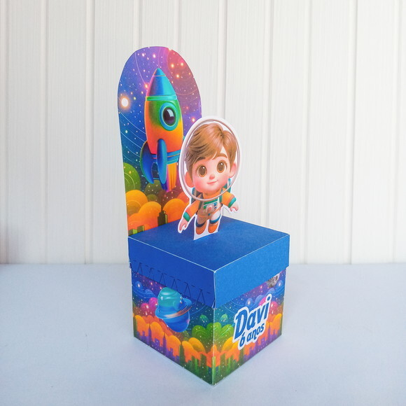 Caixa Cubo com Painel Astronauta