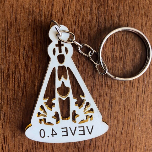 Chaveiro Nossa Senhora Aparecida em acrílico espelhado