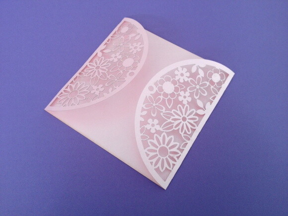 Envelope rendado para convite quadrado