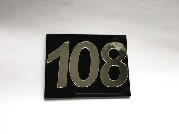 Placa numérica para porta em acrílico