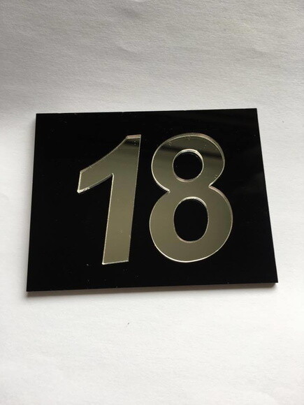 Placa numérica para porta em acrílico