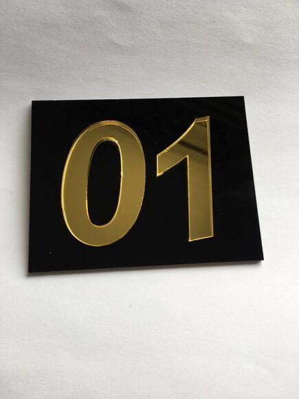 Placa numérica para porta em acrílico
