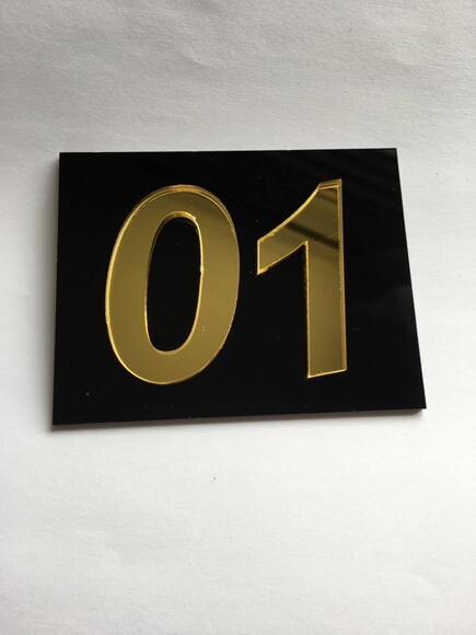Placa numérica para porta em acrílico