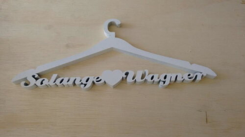 Cabide dos noivos em MDF pintado
