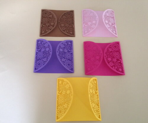 Envelope rendado para convite quadrado