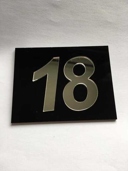 Placa numérica para porta em acrílico