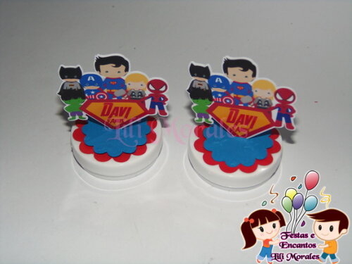 Latinha com Aplique 3d Herois Vingadores