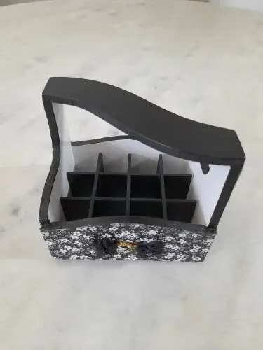 Caixa para batom / esmalte