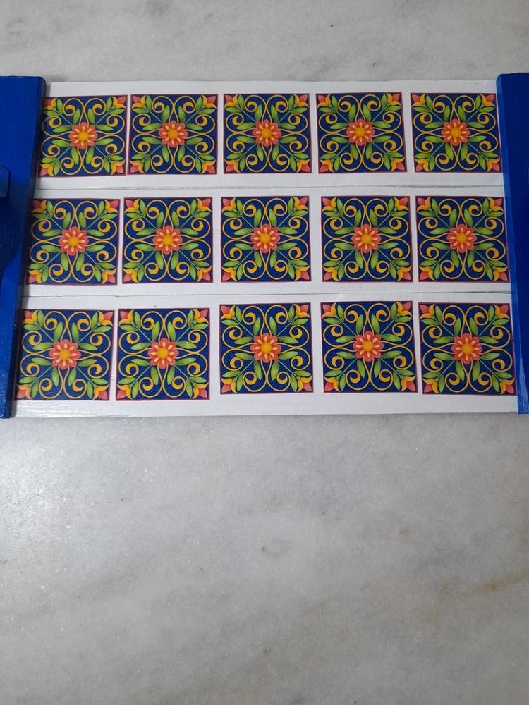 Bandeja de Madeira Branca e Azul Decorada