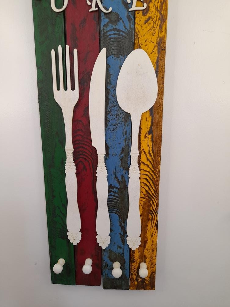 Placa Decorativa de Madeira Envelhecida com Quadro Lousa