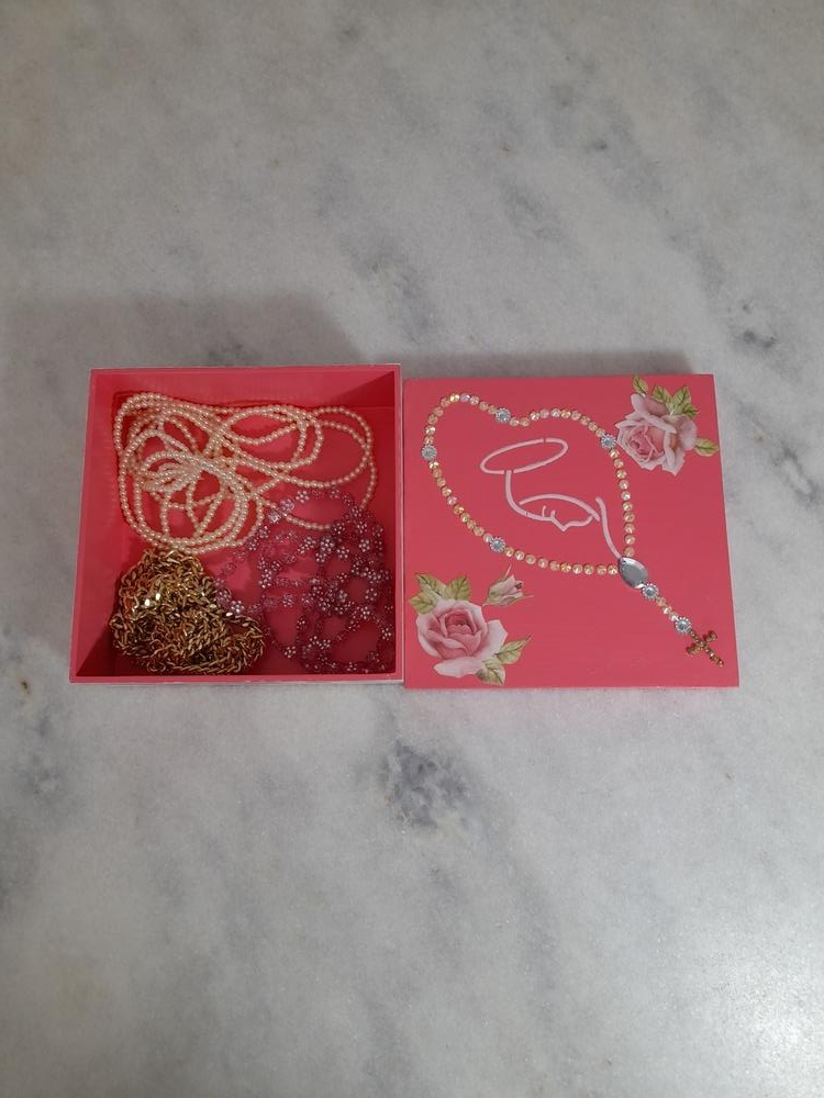 Caixa em mdf para Joia /biju Rosa com Terço