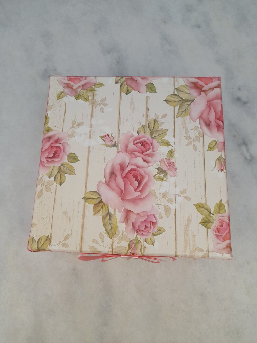 Caixa para joia/bijuteria decorada c/ rosas e duas divisória