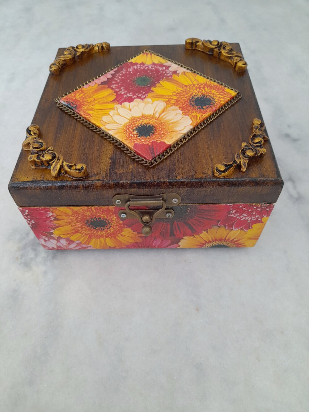 Caixa em mdf para joia / biju detalhe floral envelhecido