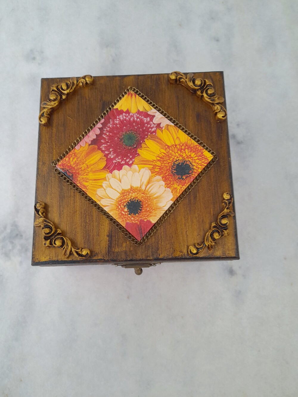 Caixa em mdf para joia / biju detalhe floral envelhecido