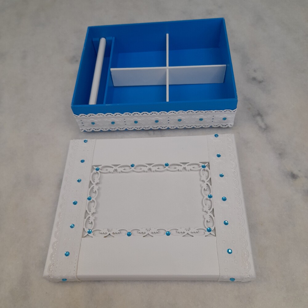 Caixa em mdf para joia / biju branca e azul c/ divisória