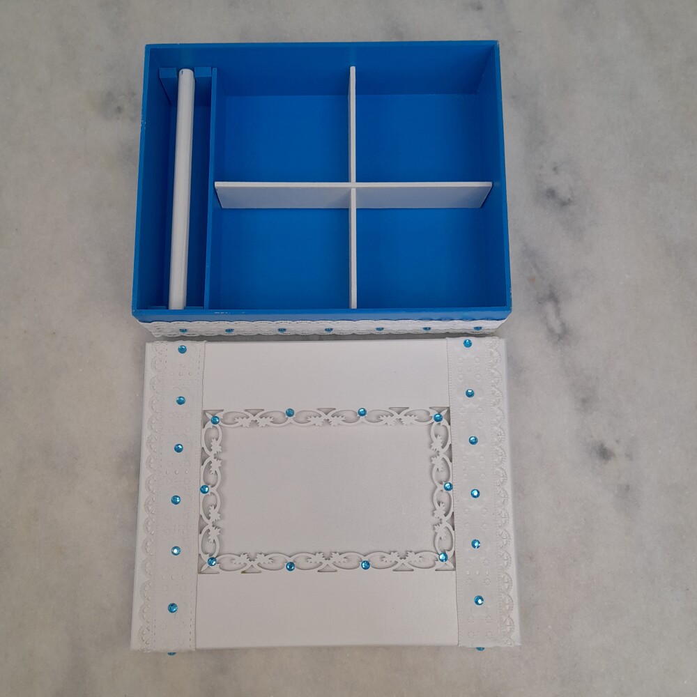 Caixa em mdf para joia / biju branca e azul c/ divisória