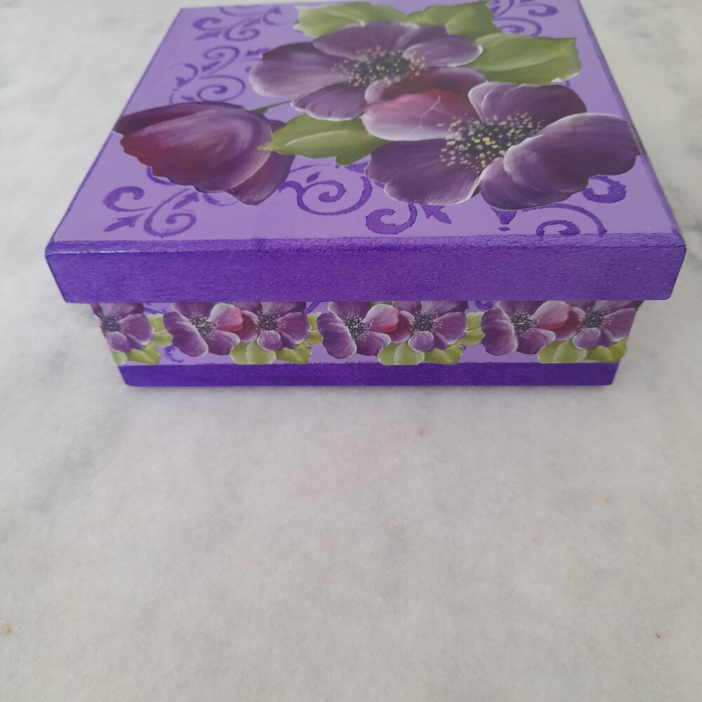 Caixa em mdf para joia/biju lilás e roxa decoração floral