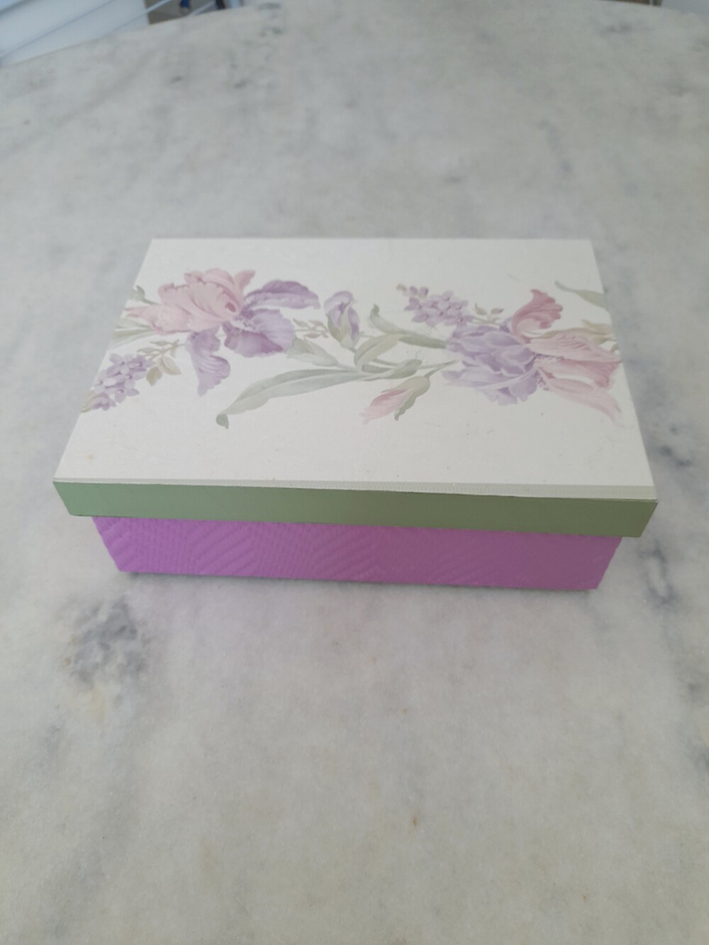 Caixa em mdf para Joia/bijuteria verde e lilás c/ estampa floral