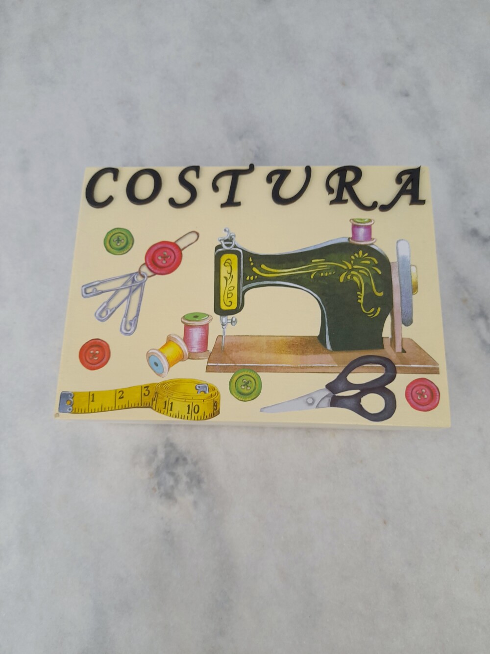 Caixa em mdf para costura decorada c/ 4 divisórias