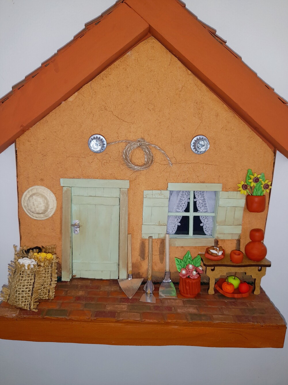 Quadro em mdf e madeira casa caiada com miniatura