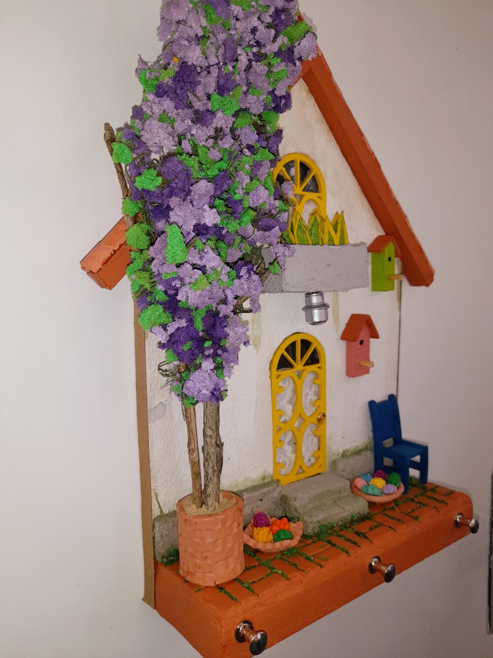 Porta chave de madeira e mdf ormato frente de casa decorado