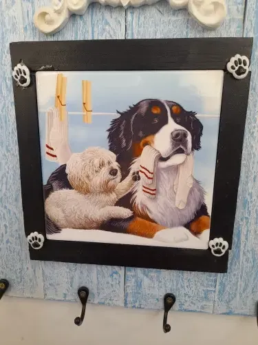 Placa Decorativa de Madeira com Pátina Decorada com Cão