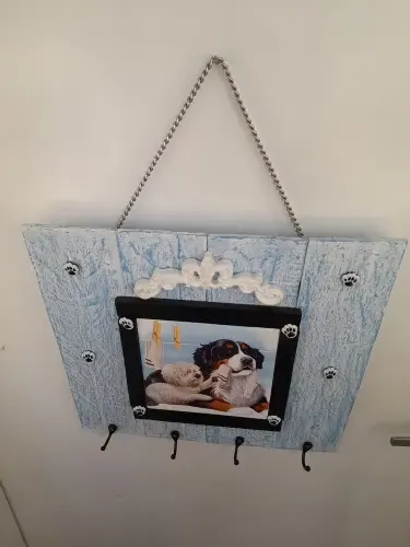Placa Decorativa de Madeira com Pátina Decorada com Cão