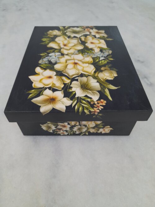 Caixa para Joia em mdf preta com detalhe floral c/ 2 div