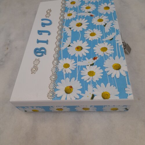 Caixa em mdf para joia / biju branca e azul detalhe floral