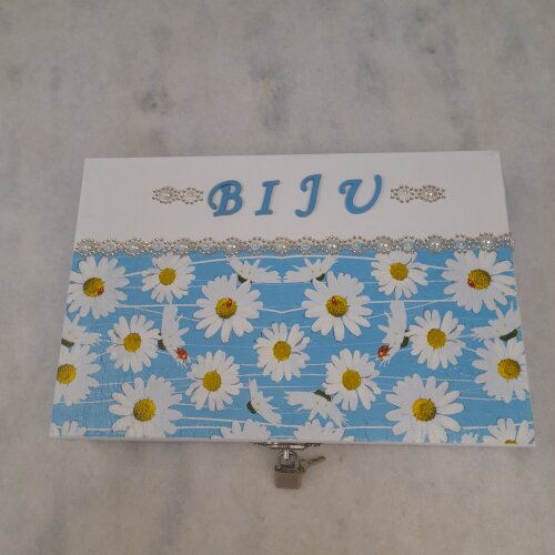 Caixa em mdf para joia / biju branca e azul detalhe floral