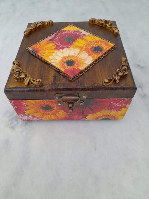 Caixa em mdf para joia / biju detalhe floral envelhecido