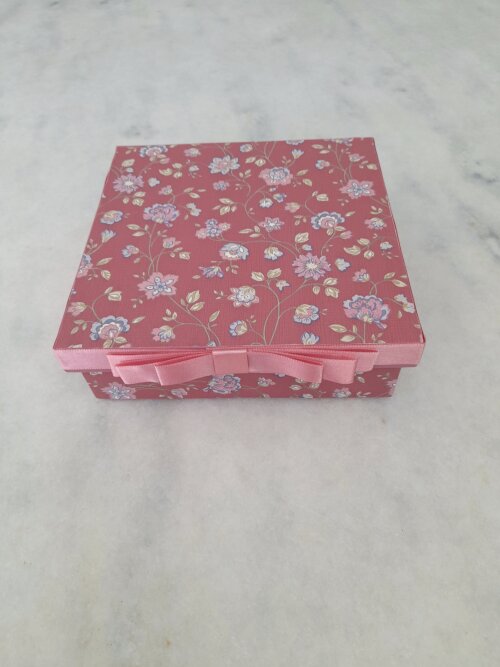 Caixa em mdf para joia / biju rosa detalhe floral