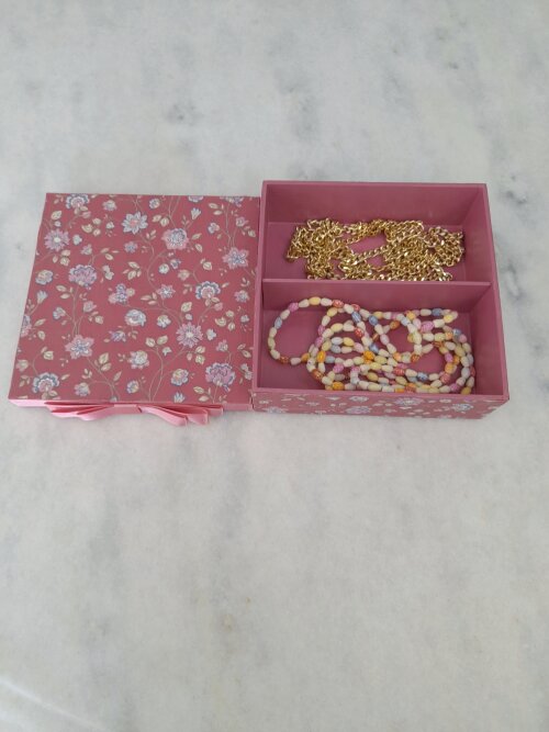 Caixa em mdf para joia / biju rosa detalhe floral